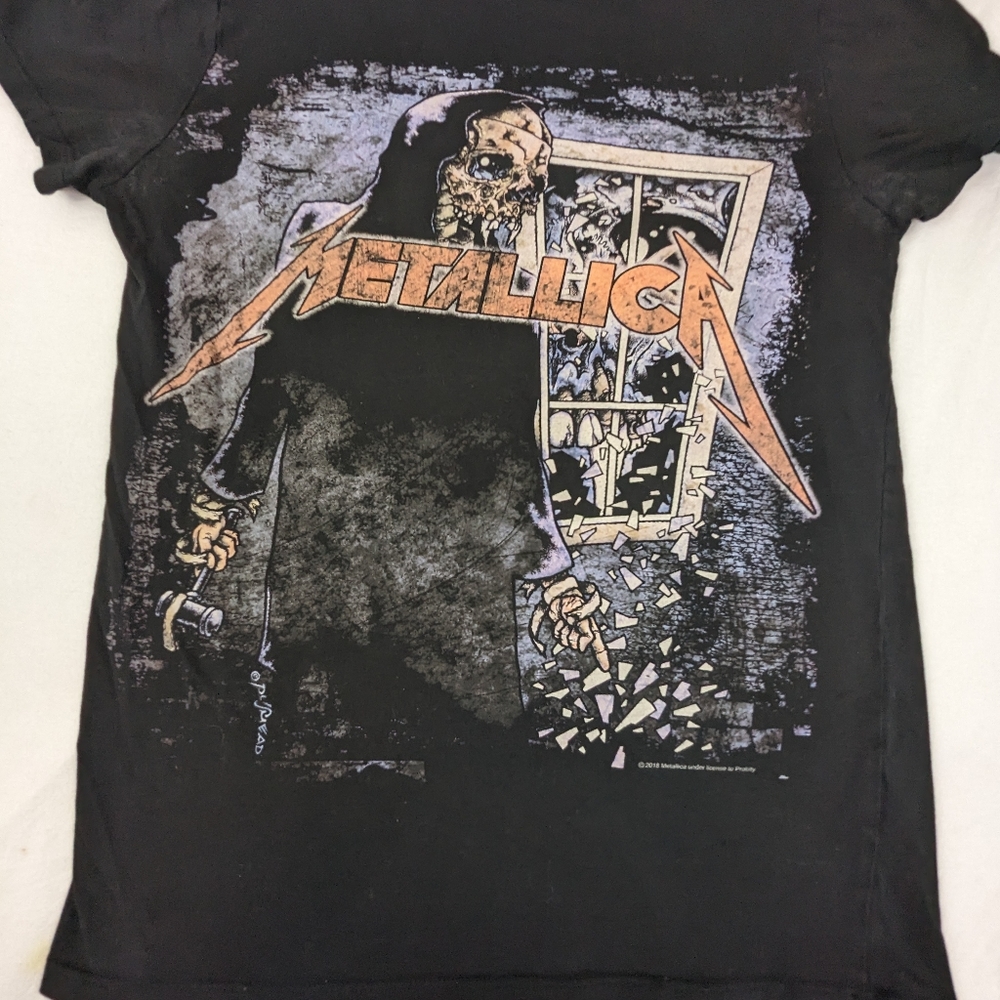 METALLICA 2018 Band Tee With Graphics on Front and Back Cap Sleeve Medium
